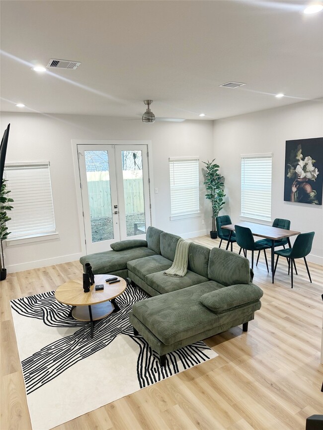 Building Photo - 4513 Reed Rd