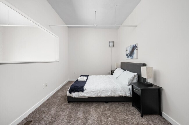 Building Photo - 50 N Illinois St