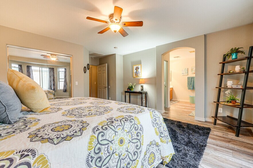 Building Photo - 2125 W Goldmine Mountain Dr