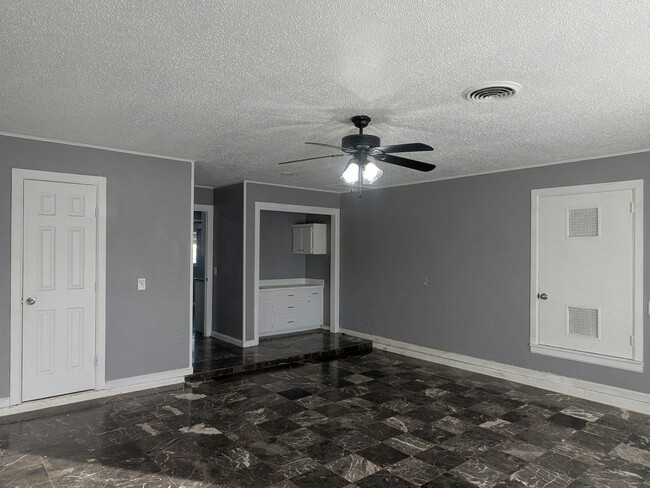 Building Photo - 1116 Etta