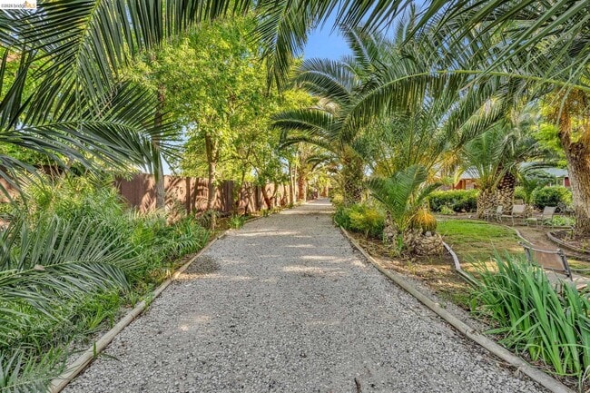 Building Photo - 3300 Concord Ave