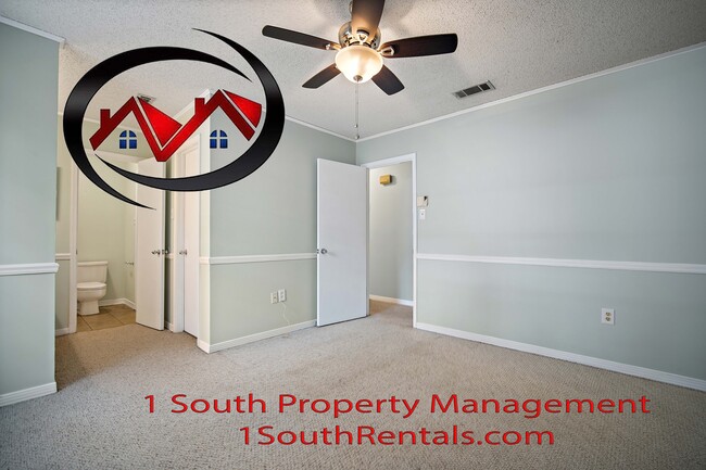 Building Photo - 964 McNeil Ave