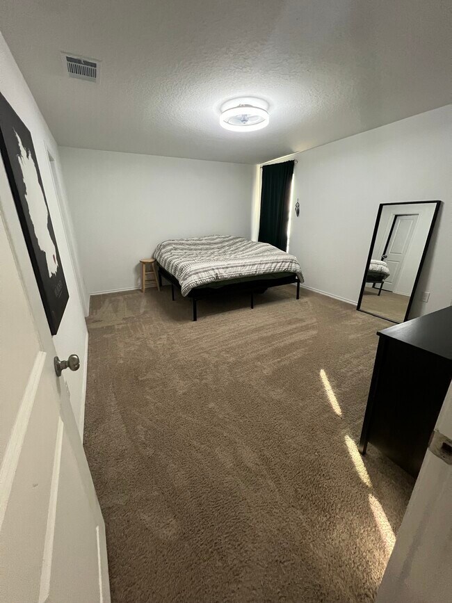 Building Photo - 7211 Green Sapphire