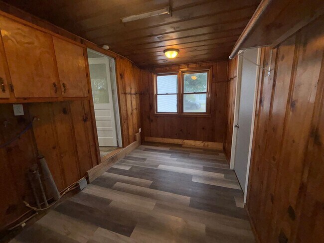 Building Photo - 203 W Magnolia St