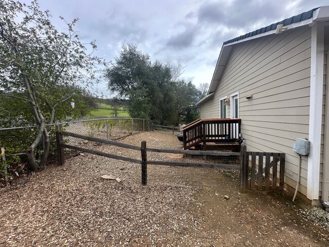 Building Photo - Move in special: $500 off first months rent! Home located in a gated Lakefront community with 3 s...