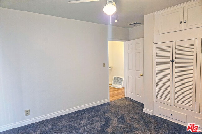 Building Photo - 9966 Glencrest Cir