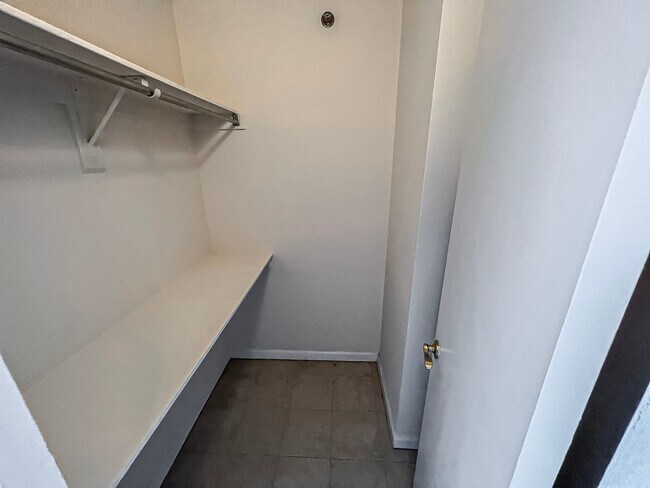 Building Photo - Fantastic 3 Bedroom 3 Bathroom Condo With ...