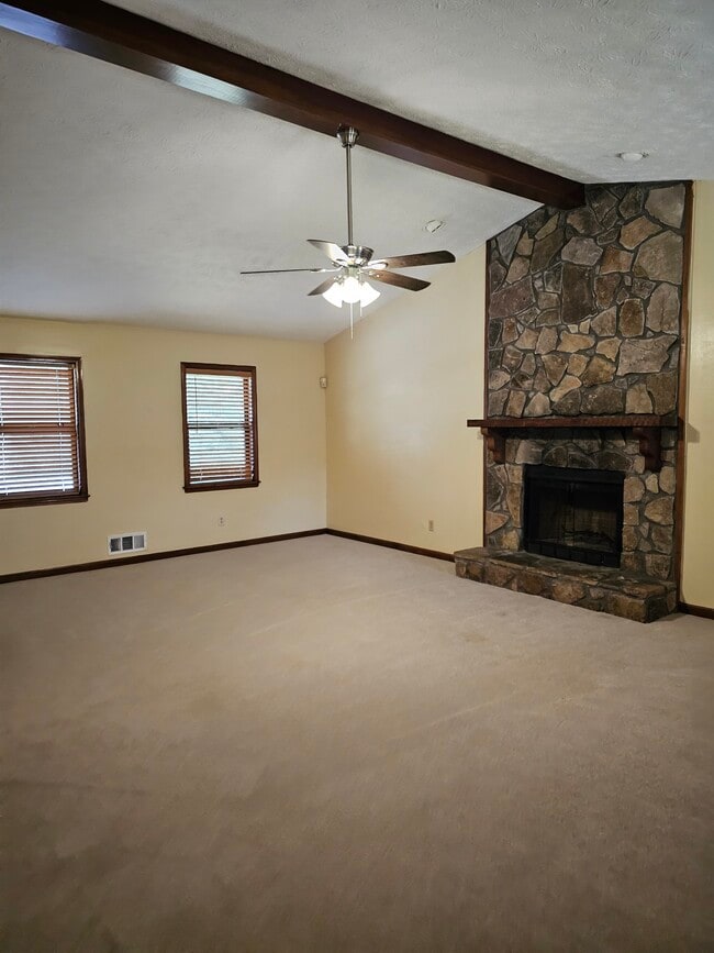 Living room / dining room - 5682 Pennybrook Ct