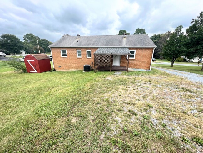 Building Photo - 3 Bedroom Home in Campbell County