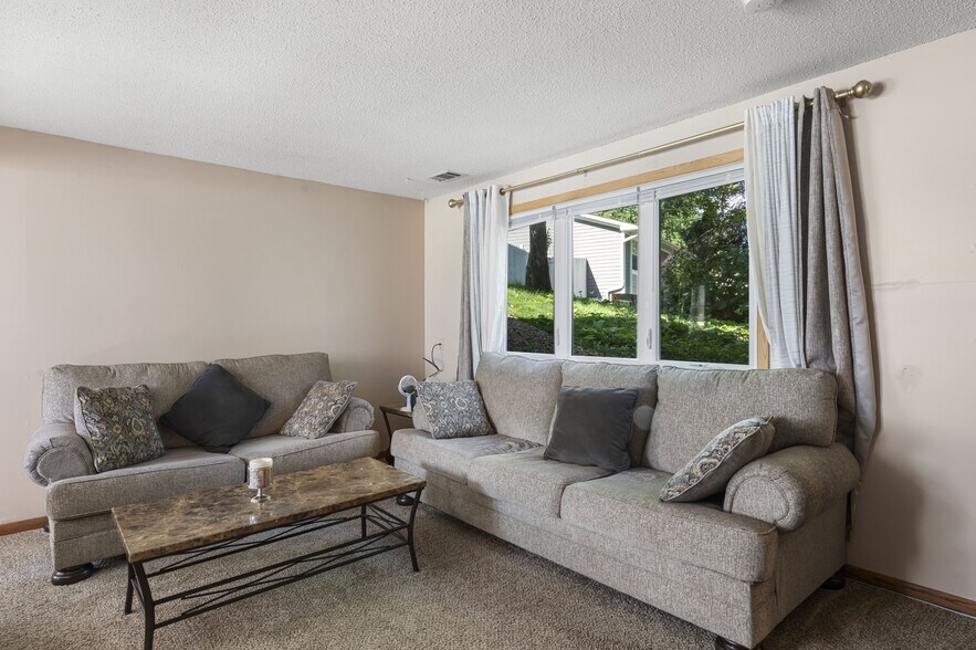 Building Photo - 12131 62nd Ave N