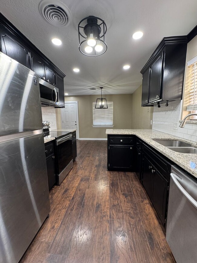 Building Photo - 117 SW 68th St