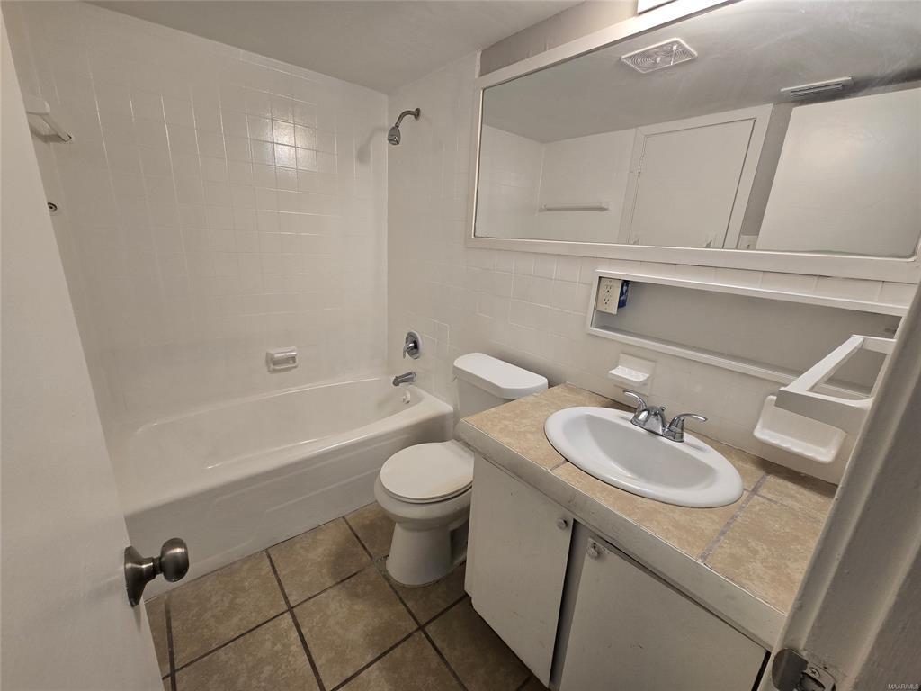 Building Photo - 3709 Wesley Dr