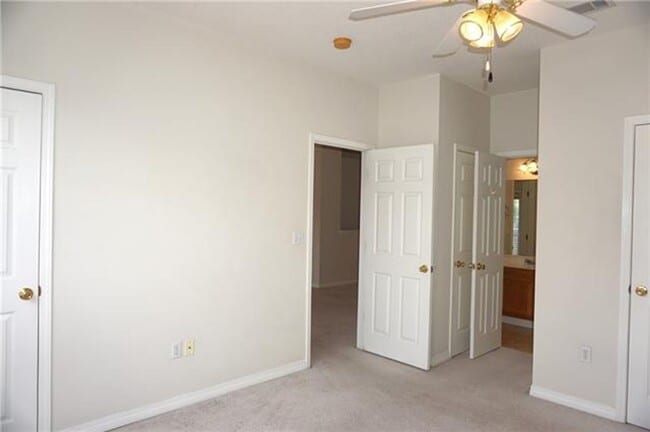 Building Photo - 1 Bedroom, 1 Bathroom Condo, Gated Community