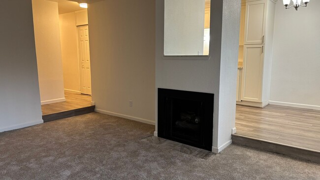 Building Photo - Spacious 2 bed/2 bath condo in Concord