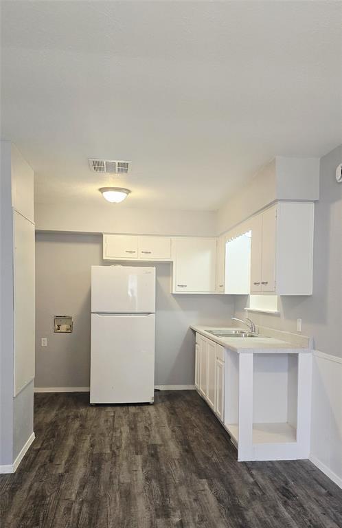 Building Photo - 9013 Slayton Dr