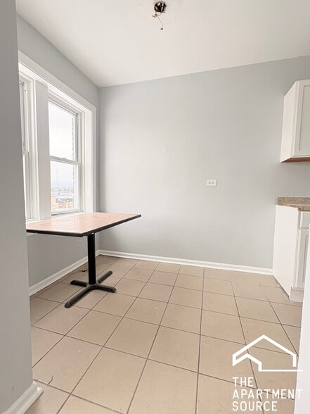 Building Photo - 6226 S Western Ave