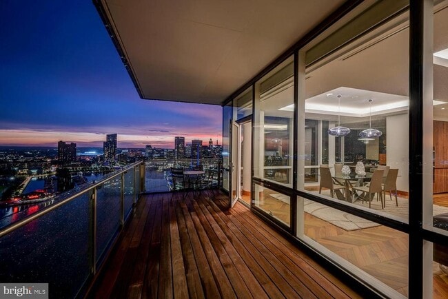 Building Photo - 300 International Drive