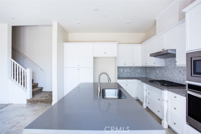 Building Photo - 198 Frame