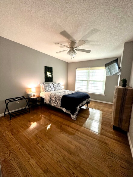 Building Photo - 579 McIntosh Rd