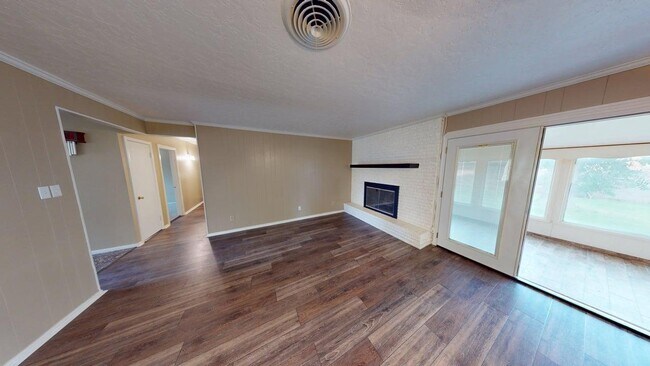 Building Photo - 317 W Blanco Dr