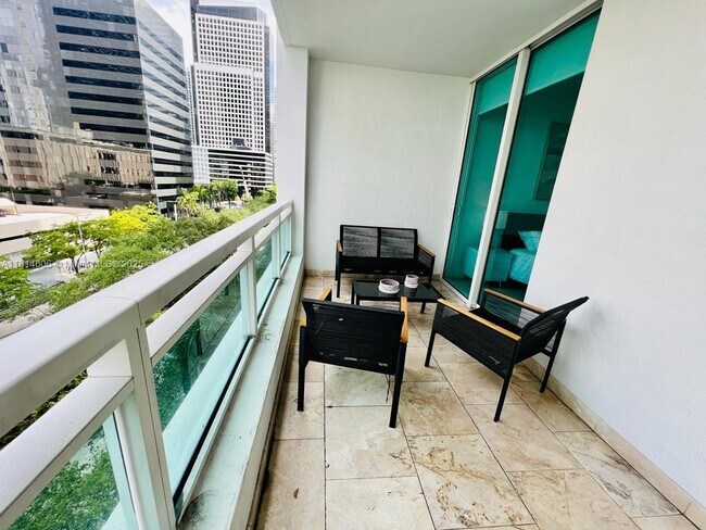 Building Photo - 951 Brickell Ave