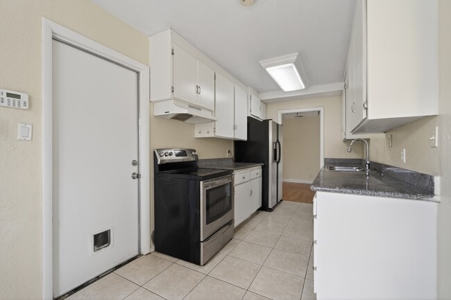 Building Photo - 259 Gloria Dr