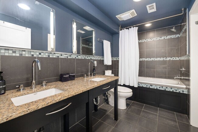 Building Photo - 329 N West Ave