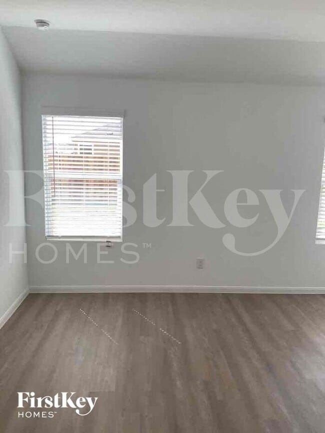 Building Photo - 31641 Acacia Vis