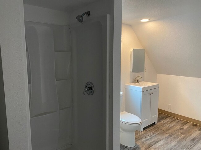 Building Photo - Newly Updated House 1 Mile From OSU Campus!