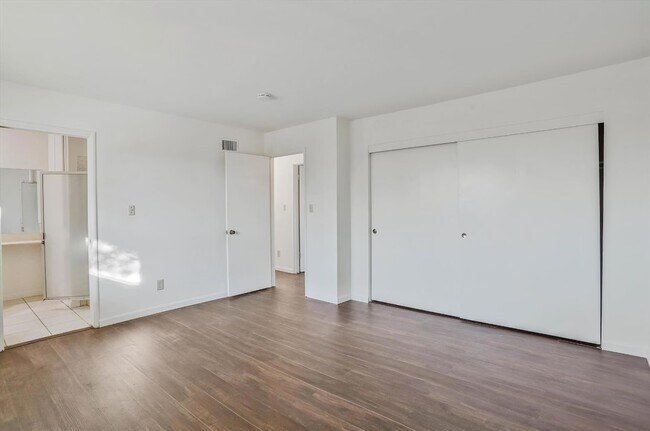 Building Photo - 5901 Casa Alegre