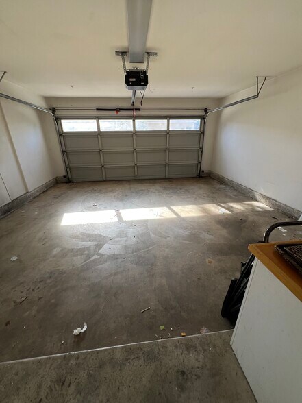 Building Photo - 6030 Camellia Ave
