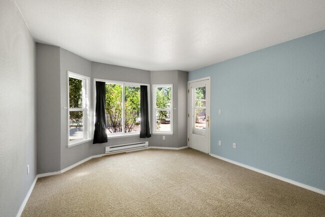 Building Photo - 4202 Factoria Blvd SE