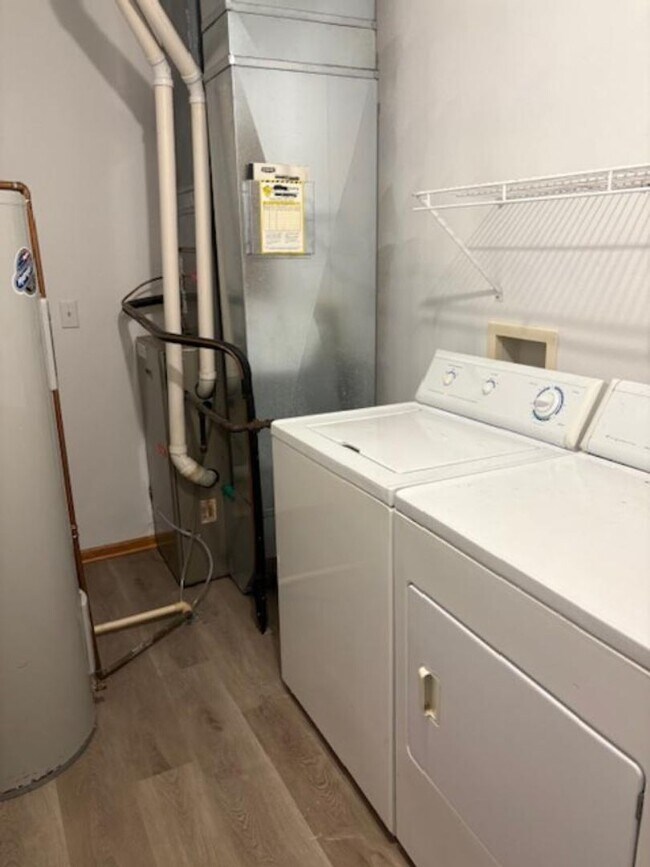 Building Photo - 10258 Clearwing Ln