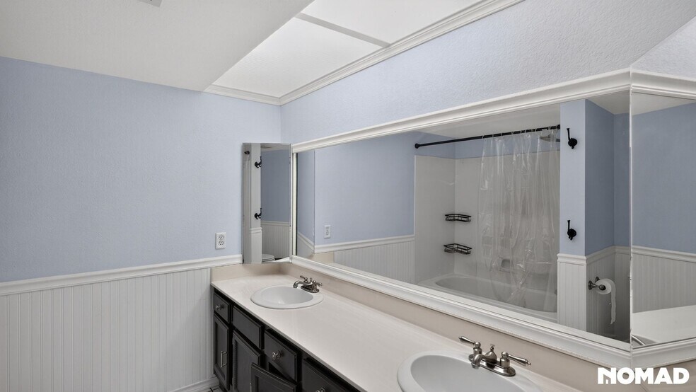 Building Photo - 9237 N 47th Dr