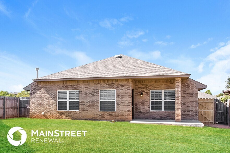 Building Photo - 9604 Wessex Dr