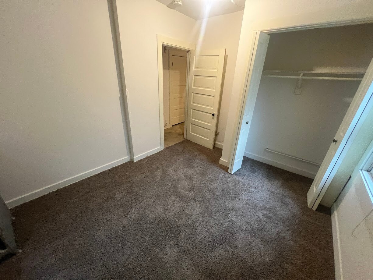 Building Photo - 221 N Livingston St