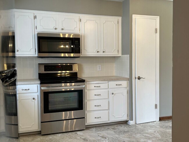 Building Photo - Great 3 Bedroom!!