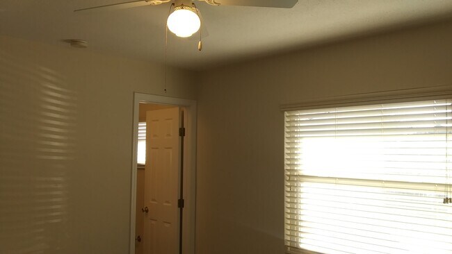 Building Photo - 5168 Taylor Ave