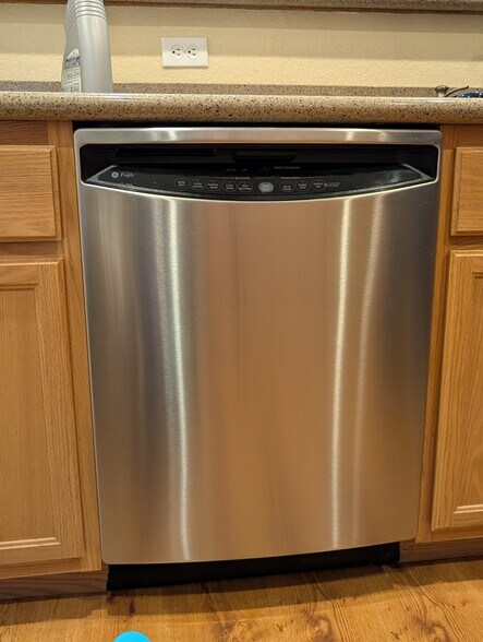 Newer dishwasher - 2631 E 15th St