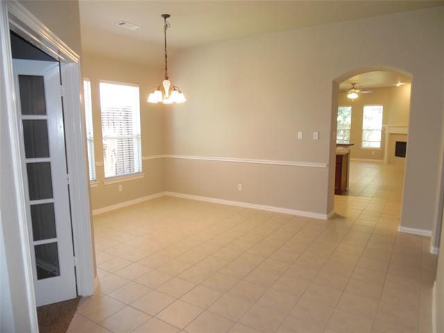 Building Photo - 8572 Davis Dr