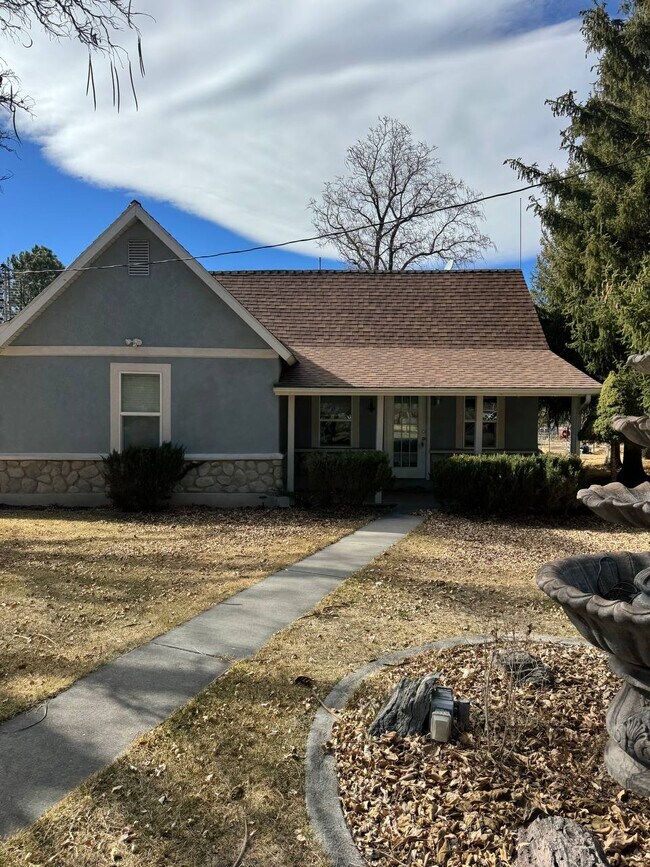 Building Photo - MONROE PROPERTY RENTALS (BLUE HOUSE)