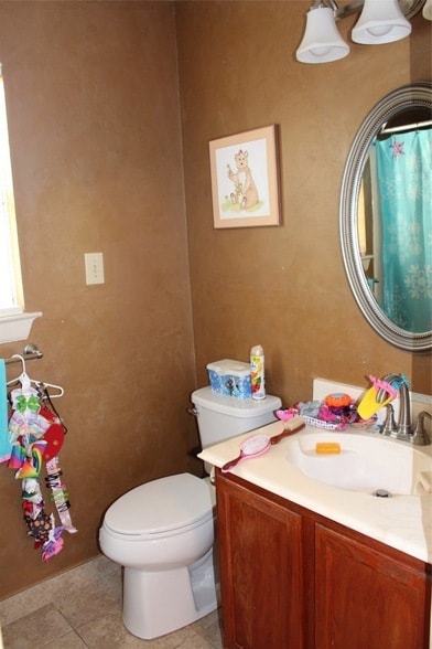 Building Photo - 7063 River Garden Dr