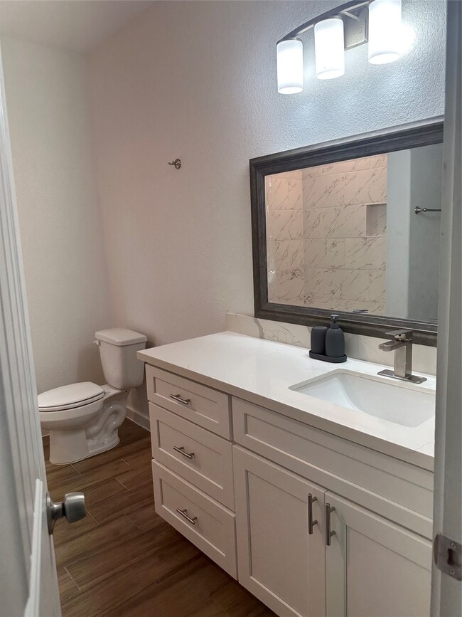 Building Photo - 5314 Longmeadow St