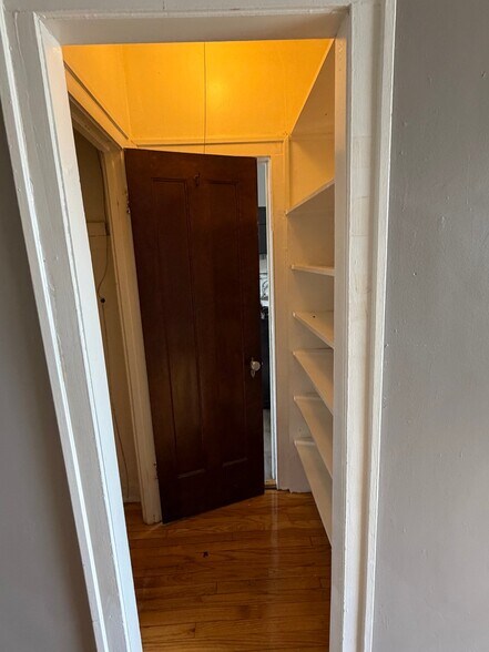 Building Photo - 2609 N Lavergne Ave