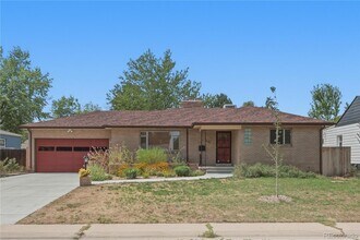 Building Photo - 1631 Xanthia St