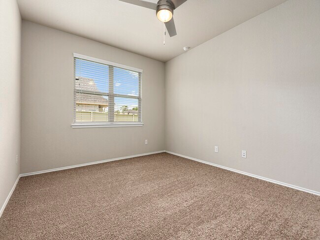 Building Photo - 9278 Inland Leather Ln
