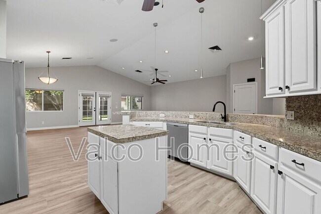 Building Photo - 6326 N 14th Pl