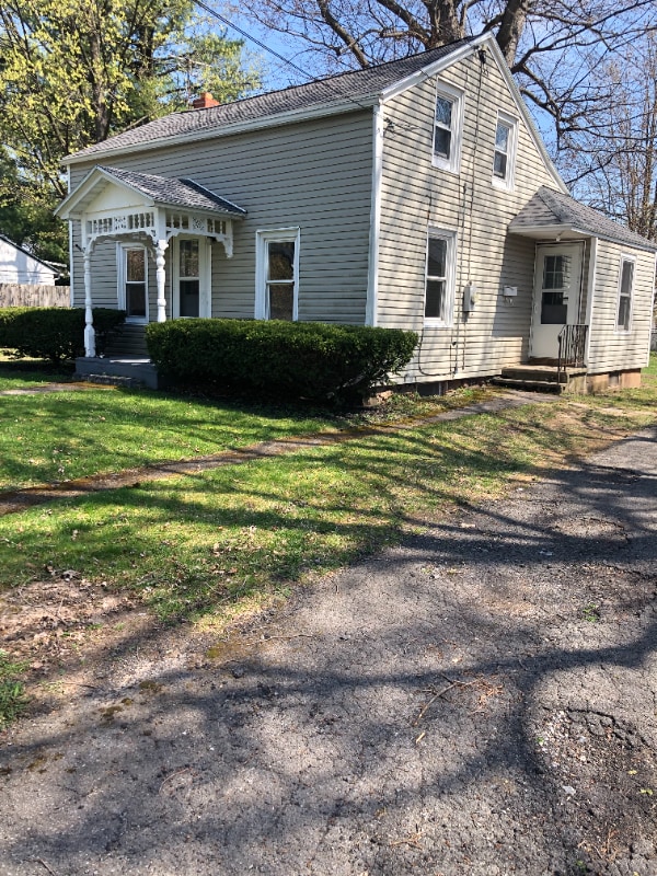 Building Photo - 206 Balsam St