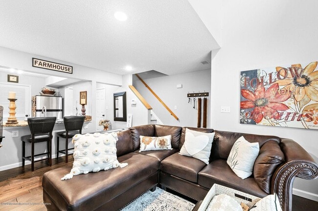 Building Photo - 49 Richmond Ct