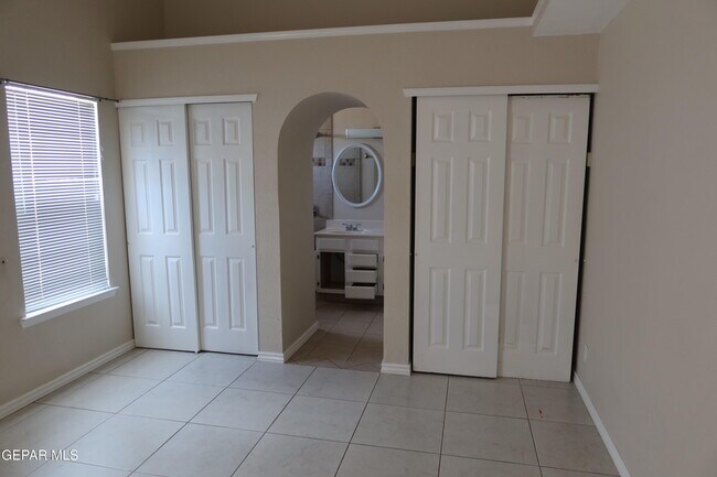 Building Photo - 11517 Cree Ct